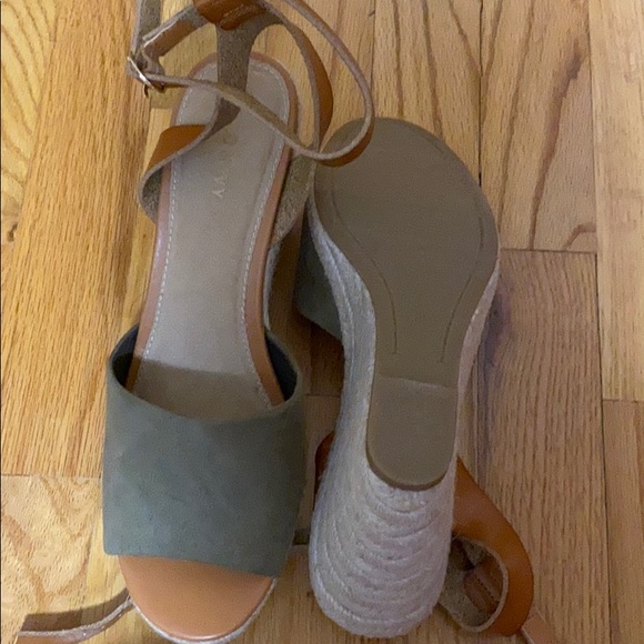 NWOT Faux suede espadrilles wedge sandals - Picture 2 of 6